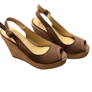 NEW NOMAD yacht canvas upper, crepe sole in brown size 7.